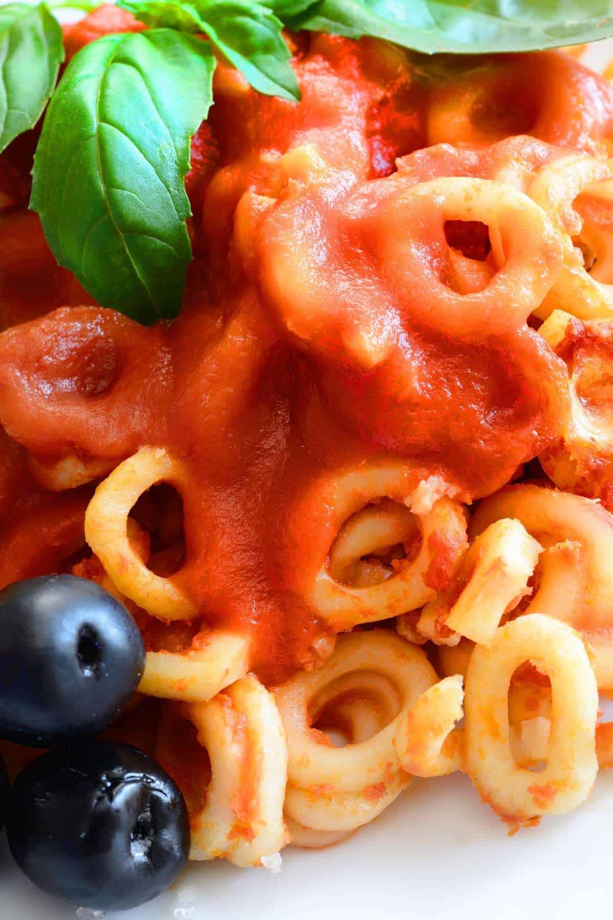 spaghettios on a plate